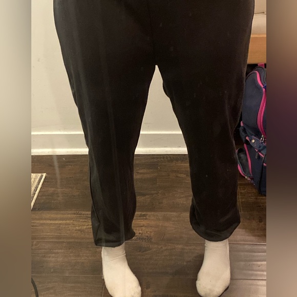 Red sweatpants and dark grey sweatpants - Picture 3 of 4